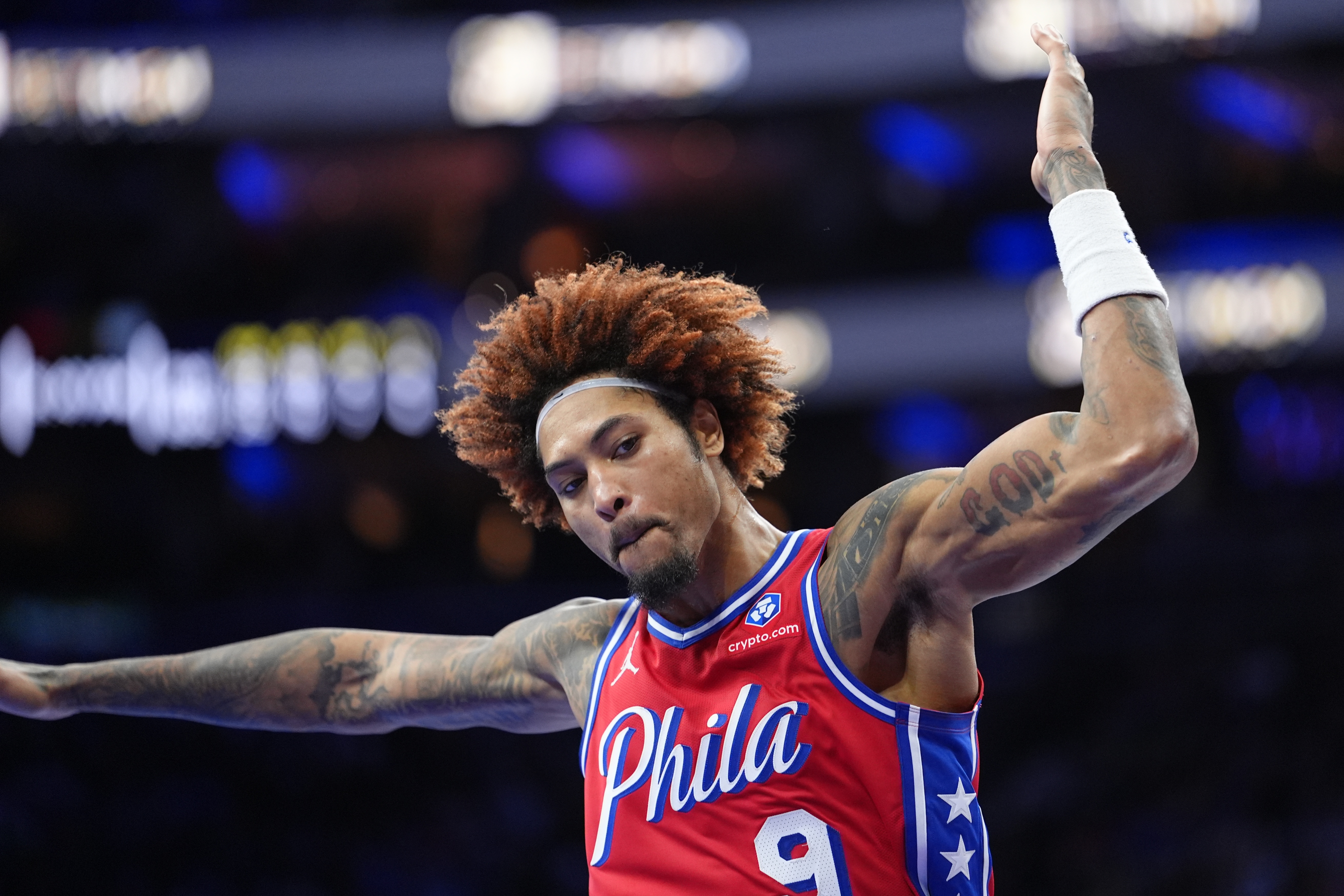 开云体育APP-活力十足!乌布雷战旧主砍下21分4板 输球但正负值+13全场最高