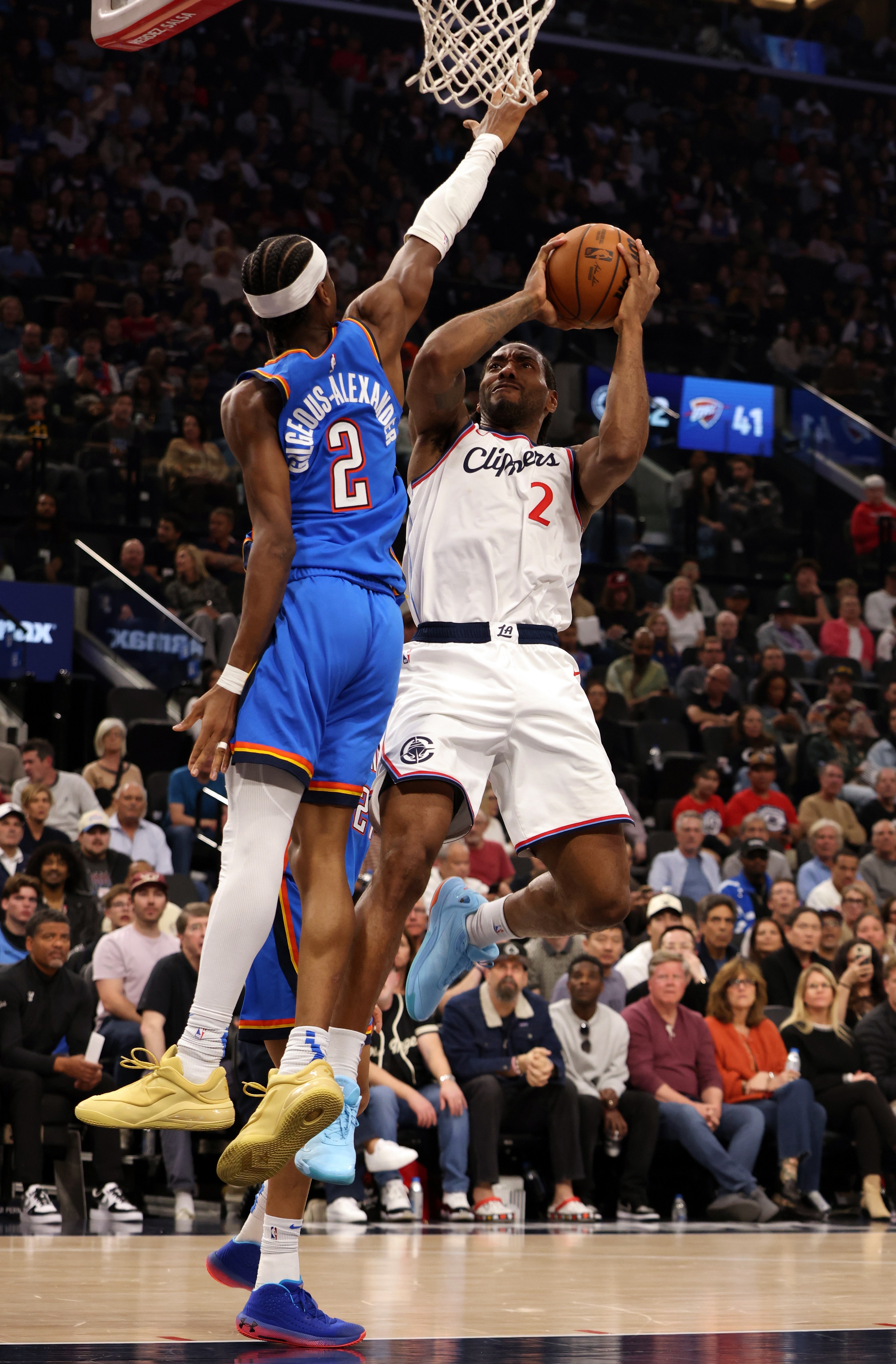 开云体育网址-本赛季15场比赛区间场均30+且命中率50/40/90%的球员:小卡、SGA