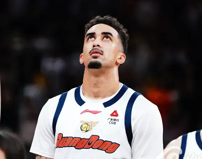 kaiyun-奎因全场出战19分钟，投篮13中4得到12分5篮板2助攻2抢断